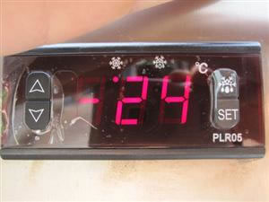 Refrigerador para almacenamiento vertical